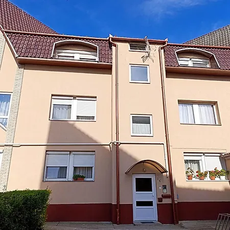 Eleven Apartment *